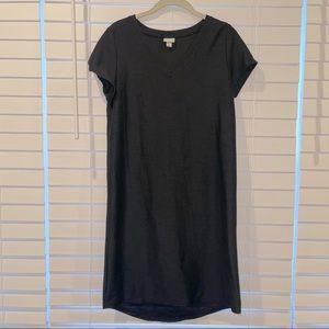 4/$10 ⚡️ Black V Neck Short Sleeved Shift Dress